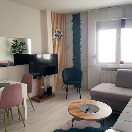 The Tiny Treat Apartament *