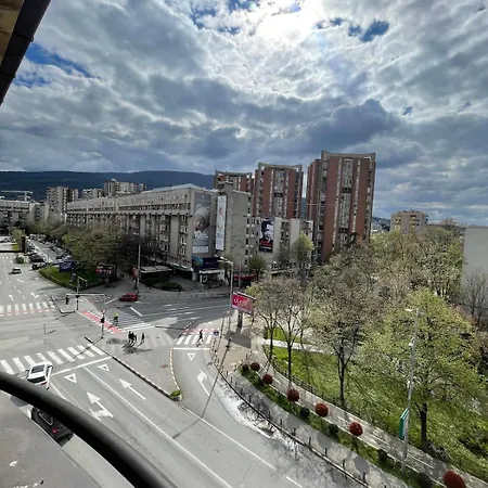 Center Gateway Apartment *